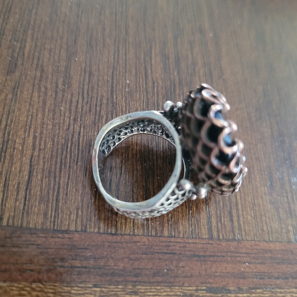 CasualWomen'sRing - Picture 2 of 7